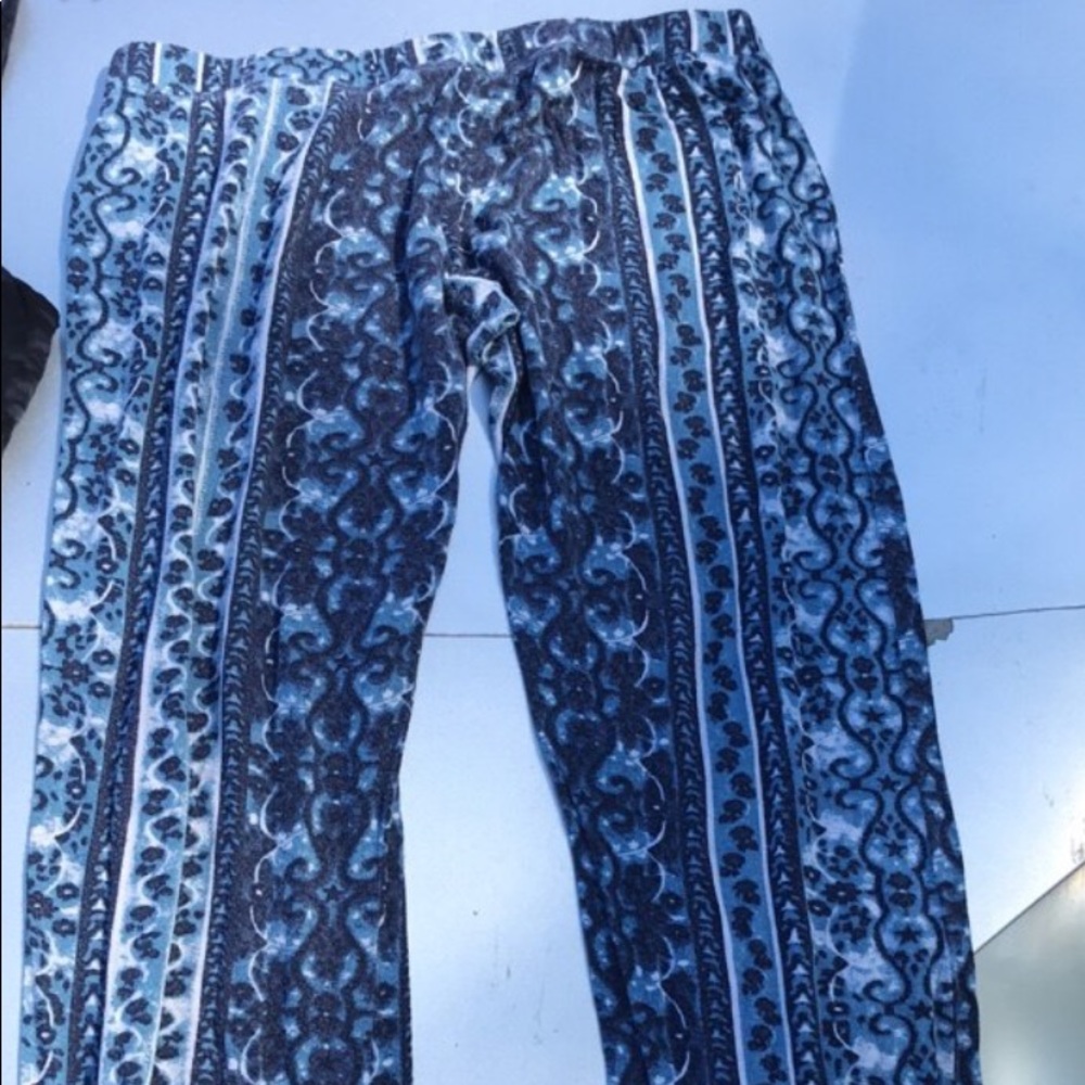 Clothes - Picture 3 of 7